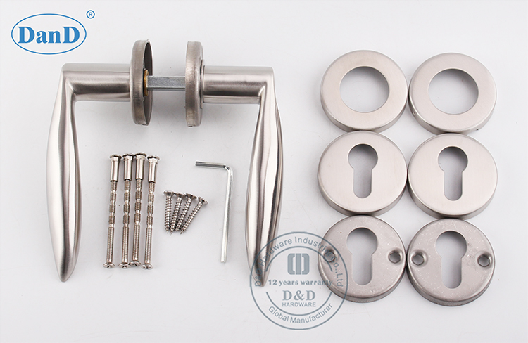 Poign&eacute;e de porte principale-D et D