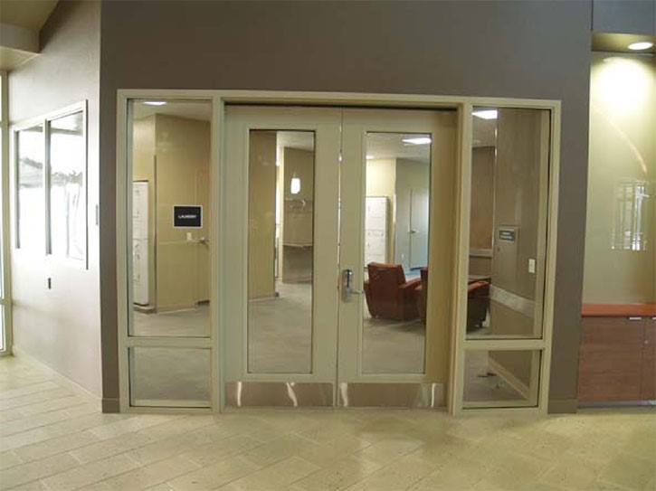 Quels types de mat&eacute;riel conviennent pour &ecirc;tre mont&eacute; sur des portes m&eacute;talliques