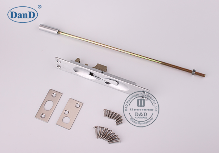 Bolt de porte en bois et quincaillerie D