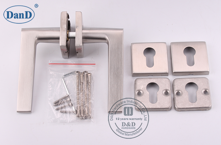 Poign&eacute;e de porte de levier satin&eacute;-D et D Hardwre