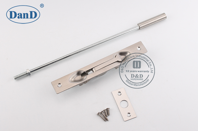 Bolt de porte en bois et quincaillerie D