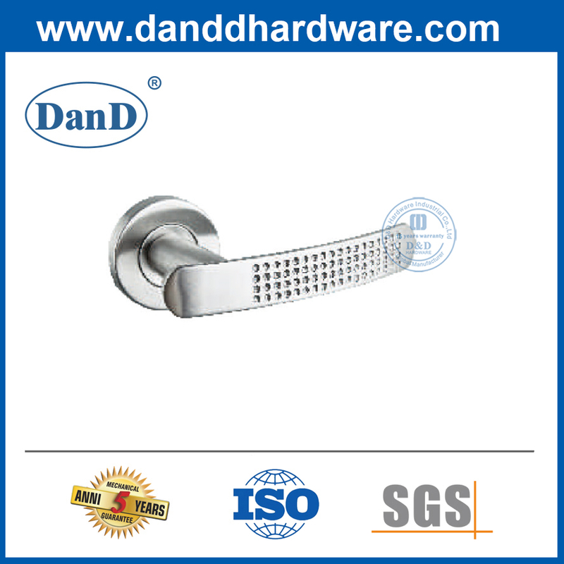 Levier solide en acier inoxydable poignées de porte d'entrée modernes pour le marché européen-DDSH051