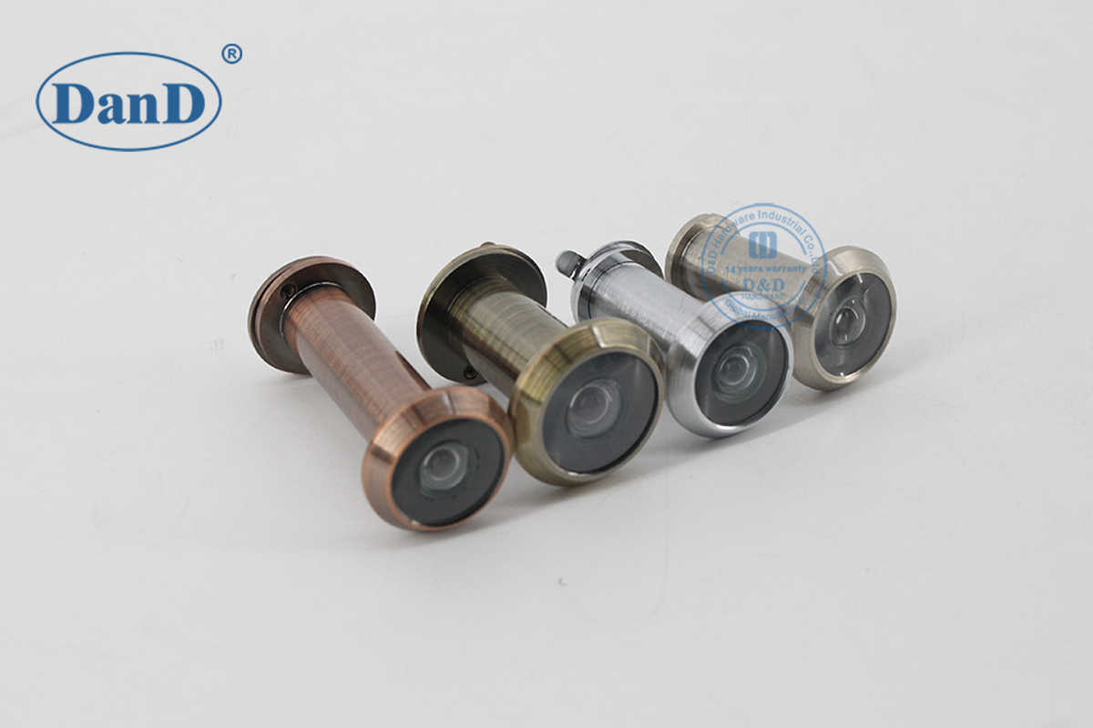 Porte ext&eacute;rieure avec spectateur &agrave; grande vue