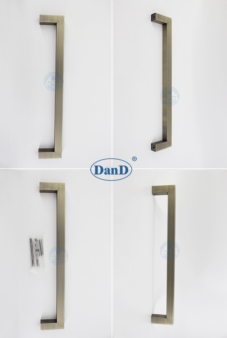 Poign&eacute;es de traction en laiton antique