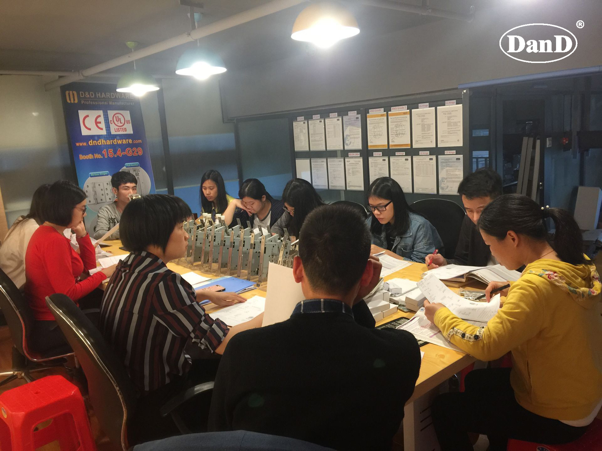 Comment l'&eacute;quipe D&D qualifi&eacute;e peut aider les clients &agrave; trouver la bonne solution-d et le mat&eacute;riel D