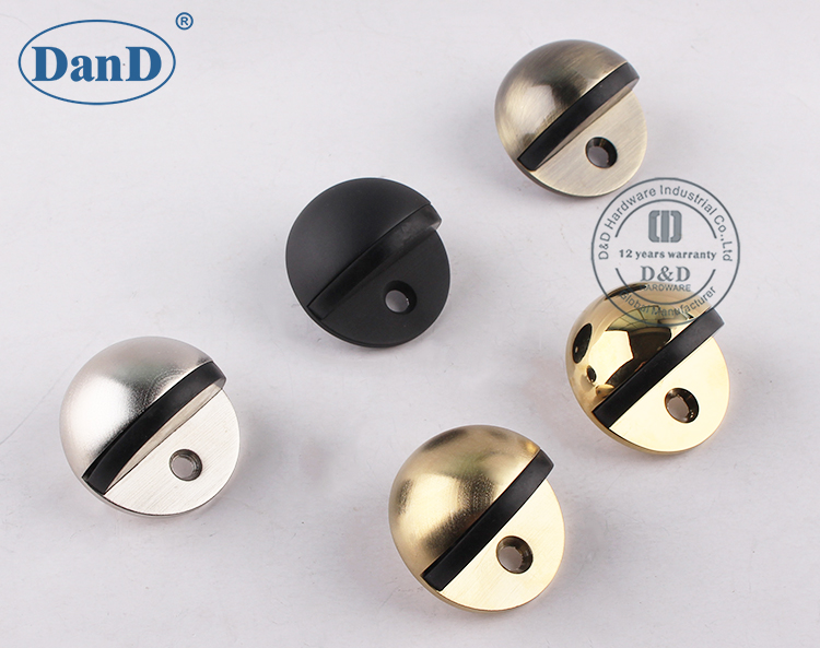 Stopper de porte et quincaillerie D